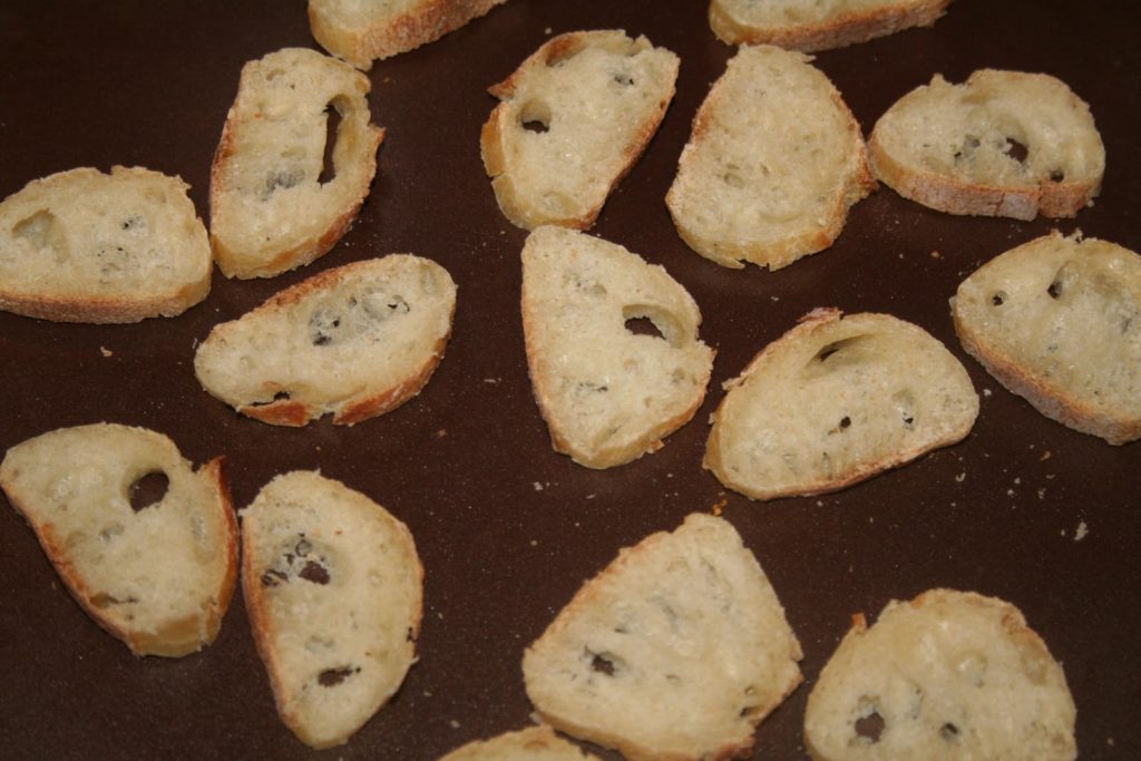 Croutons au beurre de truffe noire