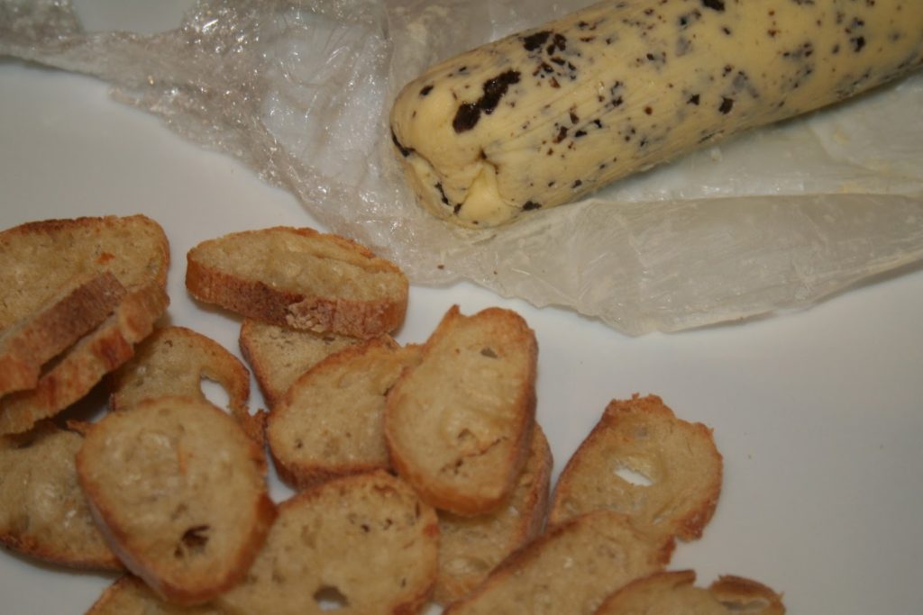 Croutons au beurre de truffe noire