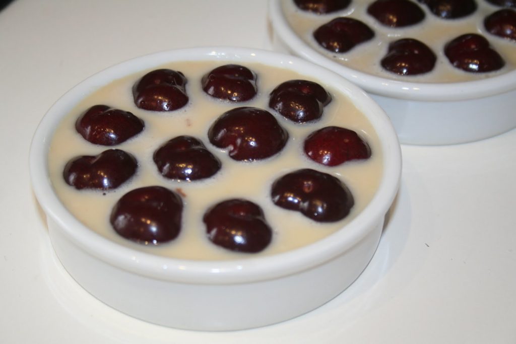 Cherry clafoutis هو الإصدار الحقيقي الخاص بي