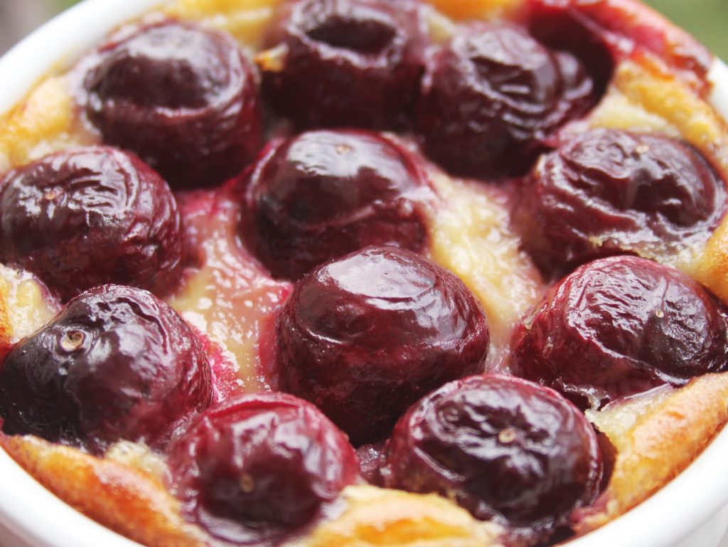 Cherry clafoutis هو الإصدار الحقيقي الخاص بي