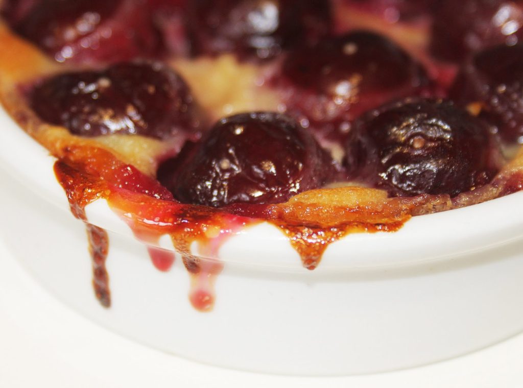 Cherry clafoutis هو الإصدار الحقيقي الخاص بي