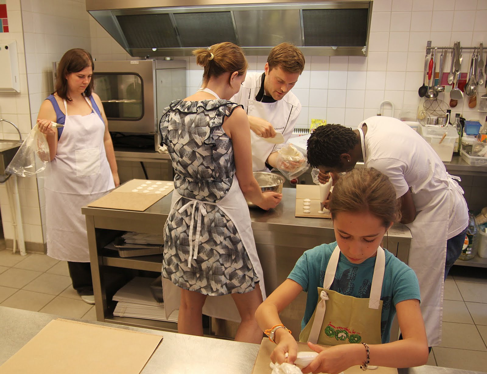 L atelier de bernard chez les reines les macarons